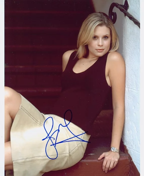 Joanna Garcia autograph