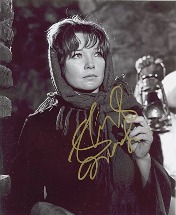 Shirley MacLaine autograph