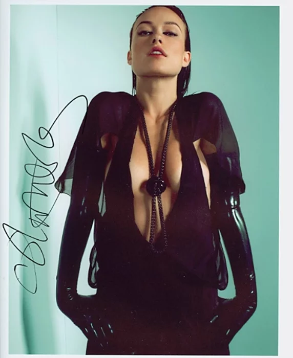 Olivia Wilde autograph