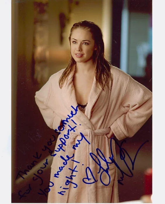 Lindsey McKeon autograph