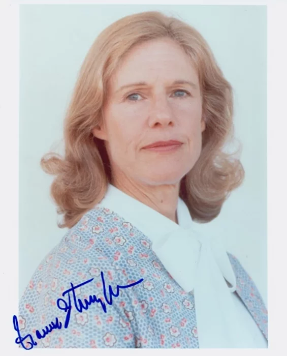 Frances Sternhagen autograph