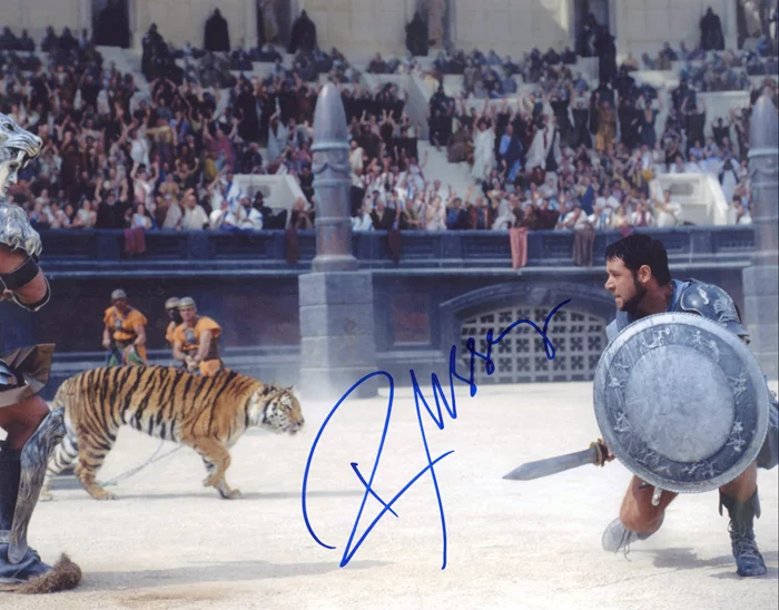 Russell Crowe autograph
