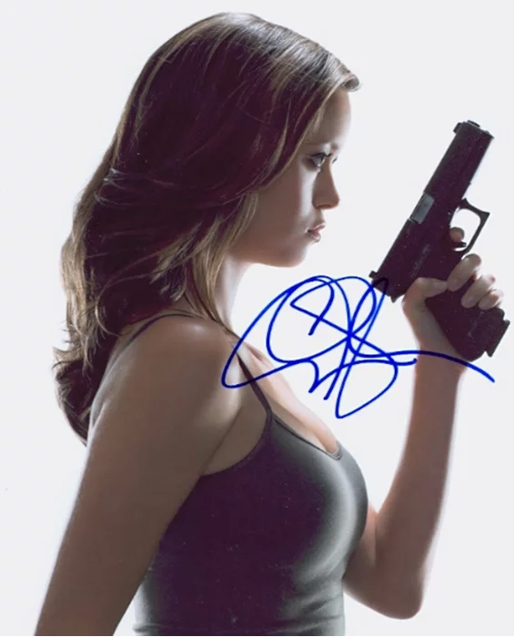 Summer Glau autograph