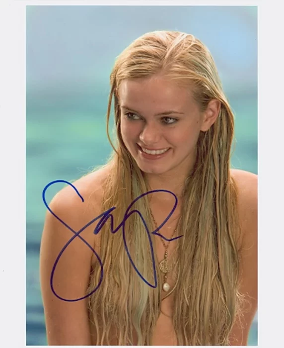 Sara Paxton autograph