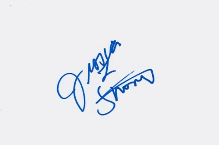 Jessica Stroup autograph