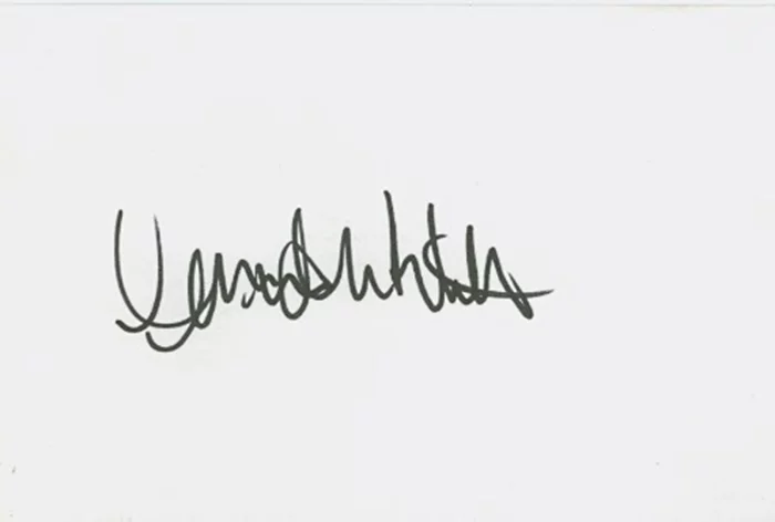 Amanda Righetti autograph
