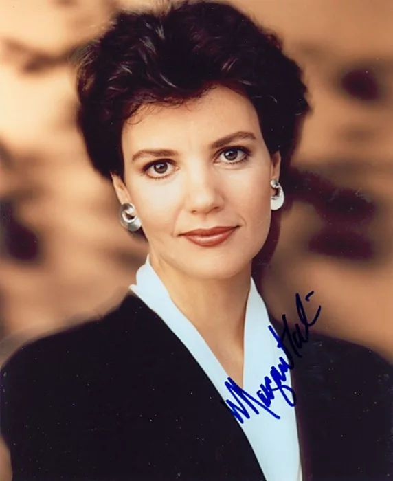 Margaret Colin autograph