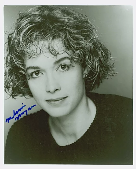 Melanie Mayron autograph