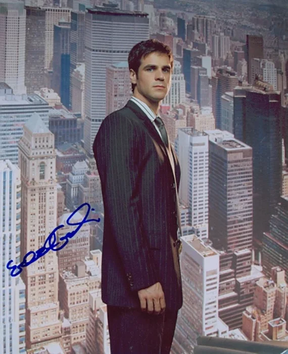 Eddie Cahill autograph