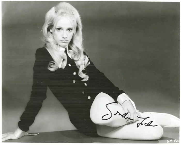 Sondra Locke autograph