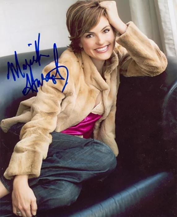 Mariska Hargitay autograph