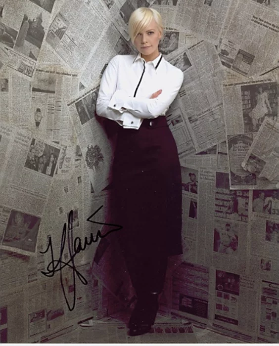 Laura Harris autograph
