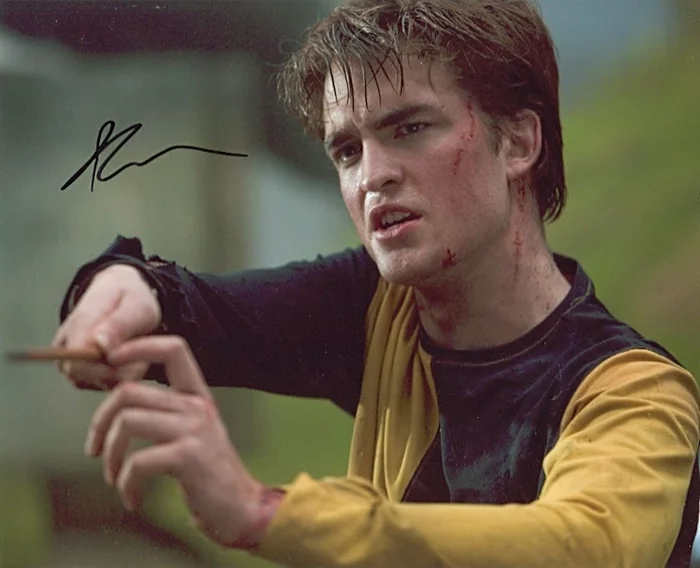 Robert Pattinson autograph