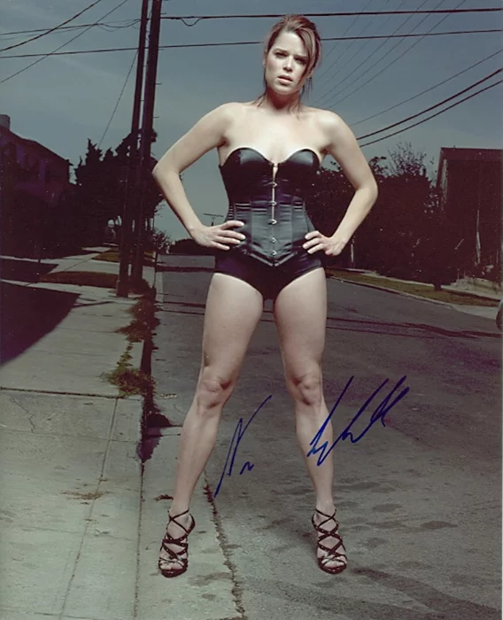 Neve Campbell autograph