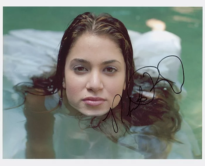 Nikki Reed autograph