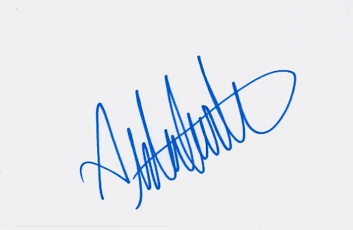 Aida Turturro autograph