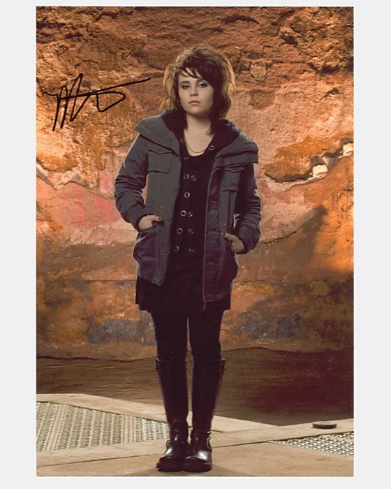 Mae Whitman autograph