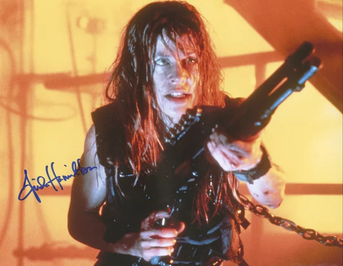 Linda Hamilton autograph