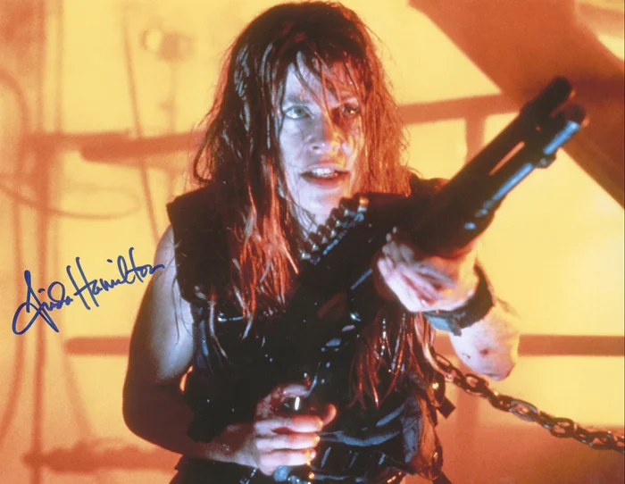 Linda Hamilton autograph