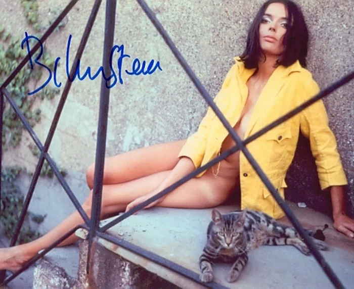 Barbara Steele autograph