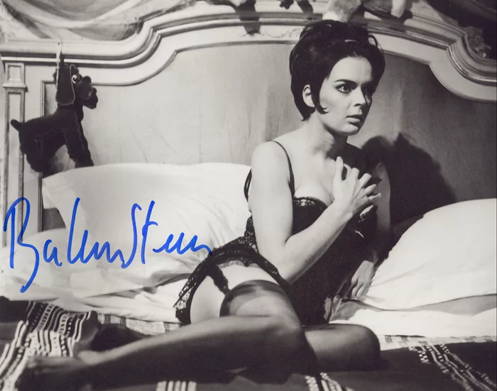 Barbara Steele autograph