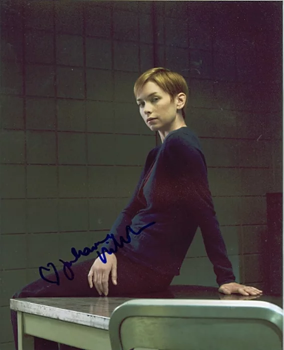 Julianne Nicholson autograph