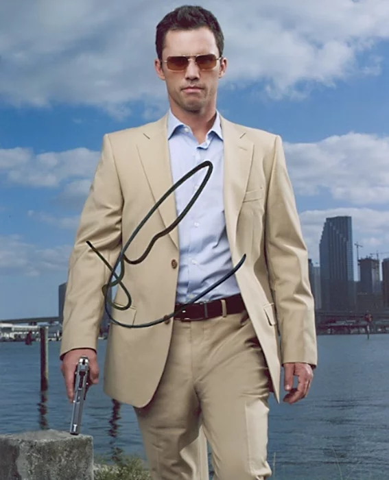 Jeffrey Donovan autograph