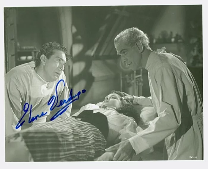 Elena Verdugo autograph