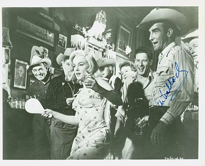 Eli Wallach autograph
