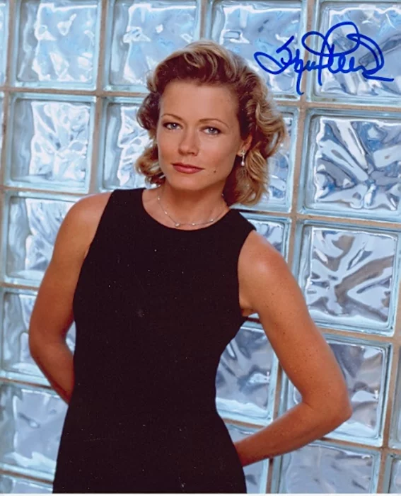 Sheree J. Wilson autograph