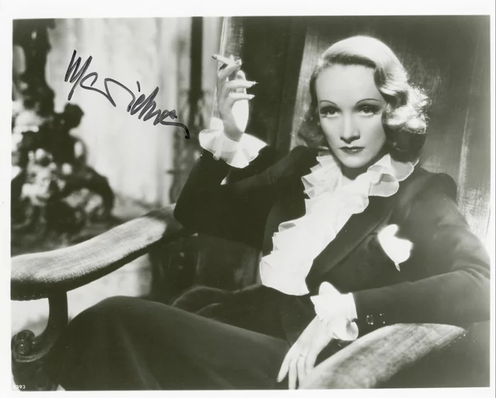 Marlene Dietrich autograph