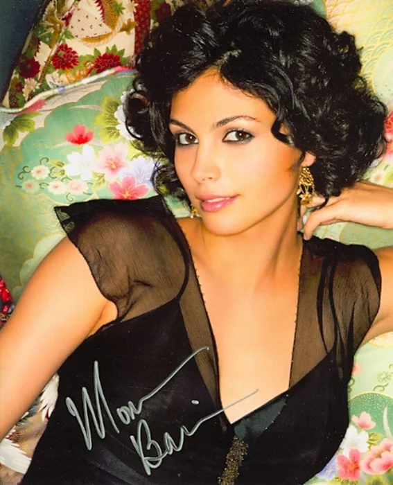 Morena Baccarin autograph