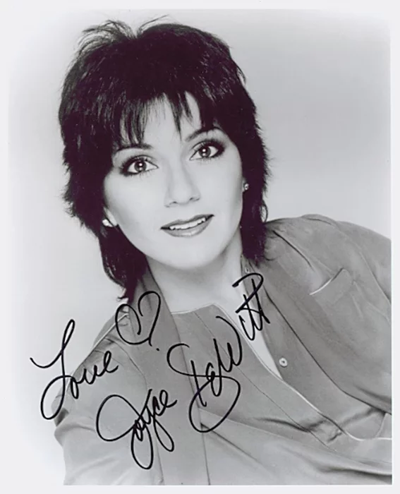 Joyce DeWitt autograph