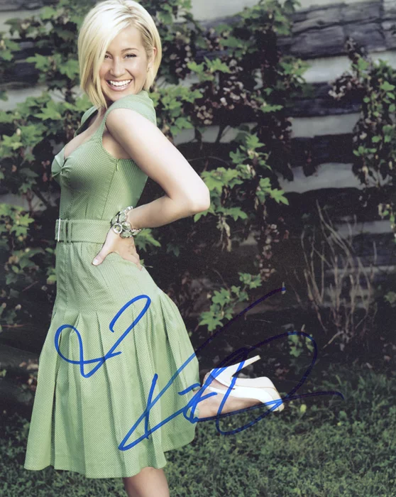 Kellie Pickler autograph