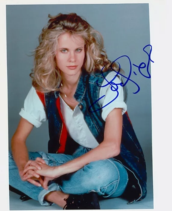 Lori Singer autograph