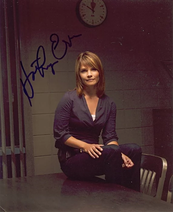 Kathryn Erbe autograph
