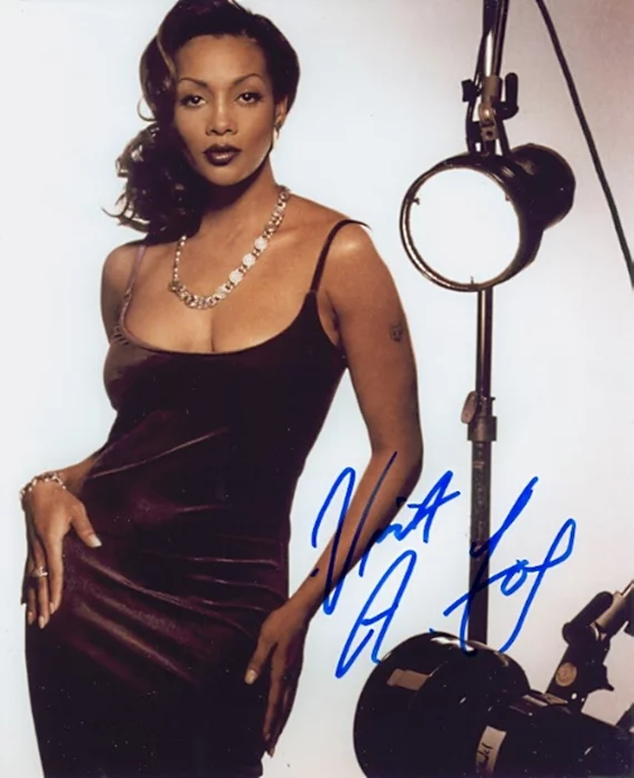Vivica A. Fox autograph