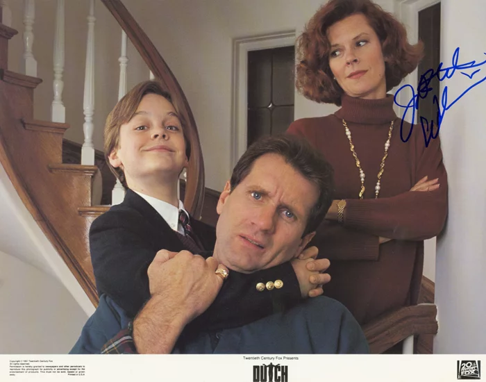 JoBeth Williams autograph