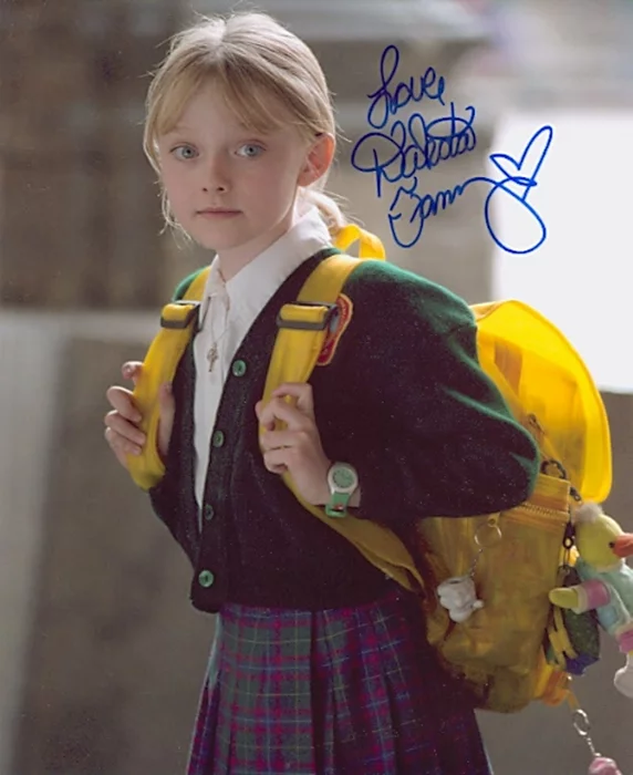 Dakota Fanning autograph