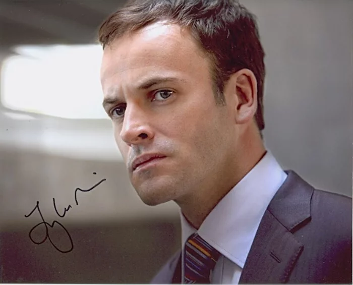 Jonny Lee Miller autograph