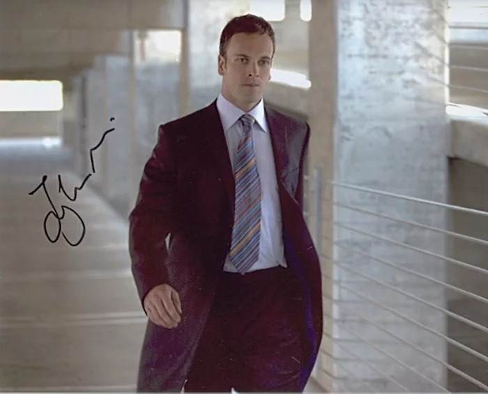 Jonny Lee Miller autograph