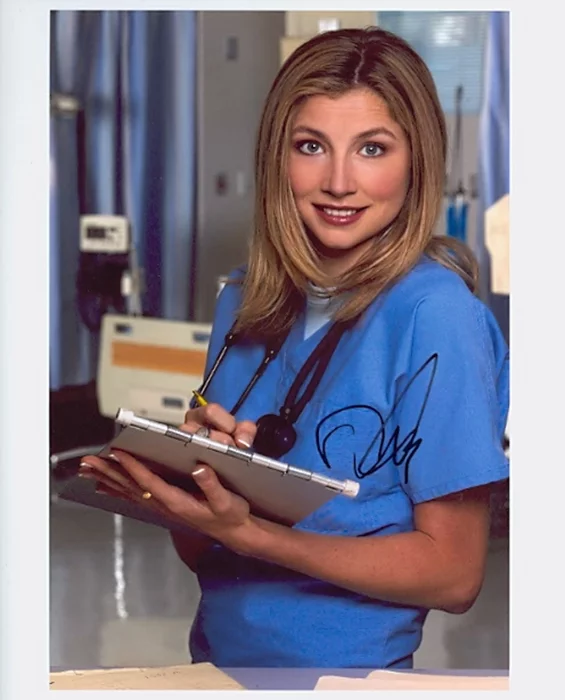 Sarah Chalke autograph