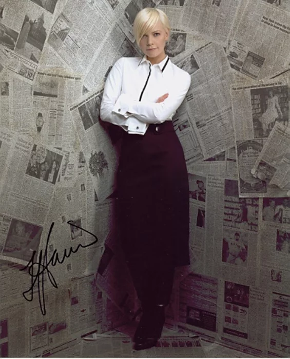 Laura Harris autograph