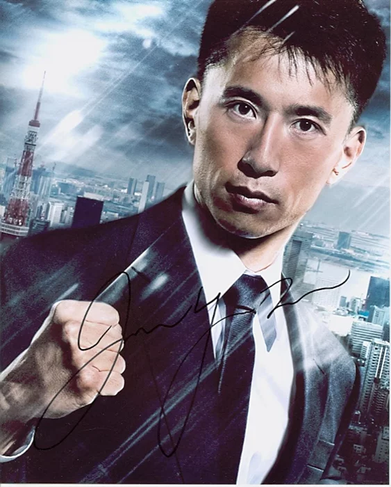 James Kyson Lee autograph