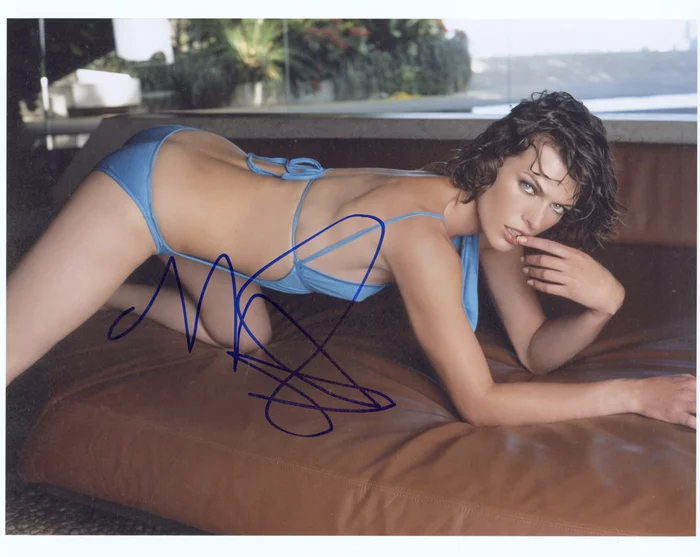 Milla Jovovich autograph