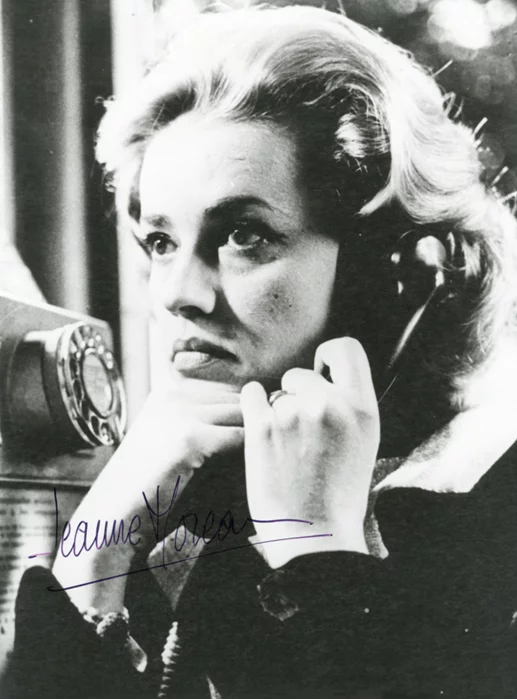 Jeanne Moreau autograph