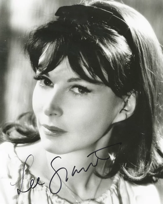 Lee Grant autograph