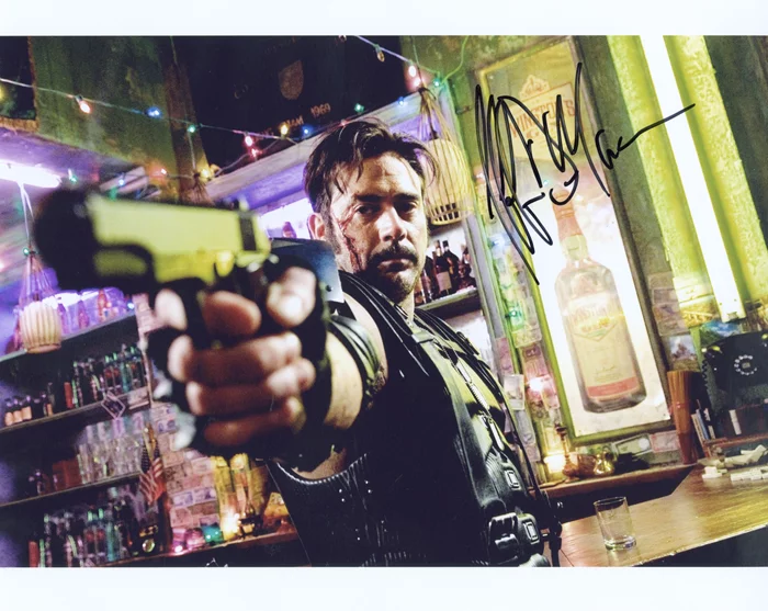 Jeffrey Dean Morgan autograph