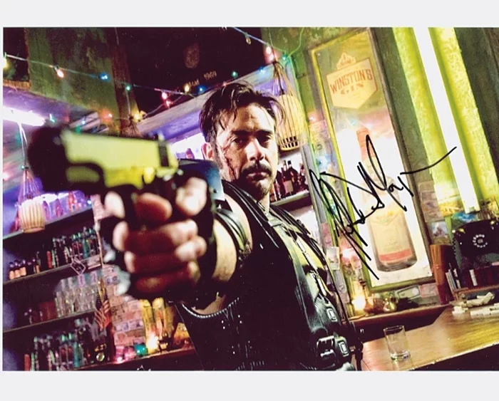 Jeffrey Dean Morgan autograph