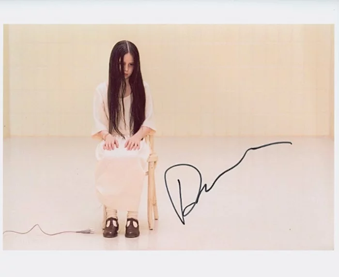 Daveigh Chase autograph